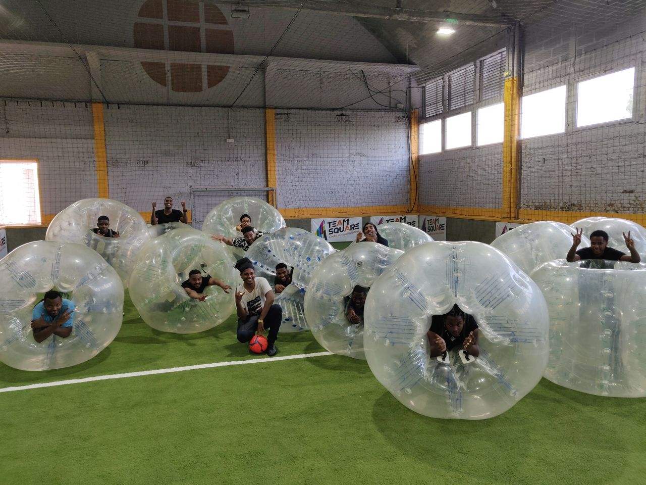Bubble Foot à Lens entre collègues : team building et cohésion
